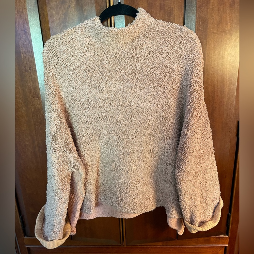 Free People oversized fit sweater. Size S.